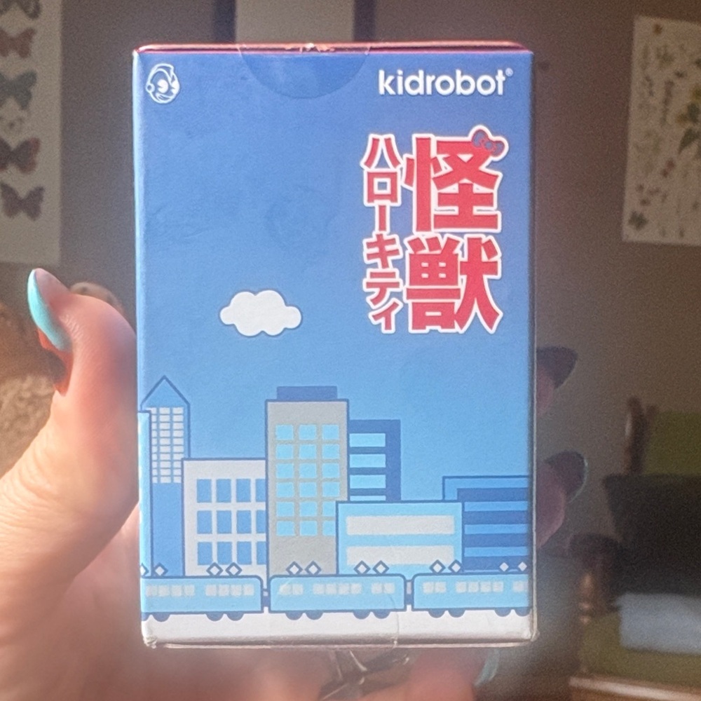 Kidrobot x Hello Kitty - Picture 3 of 8